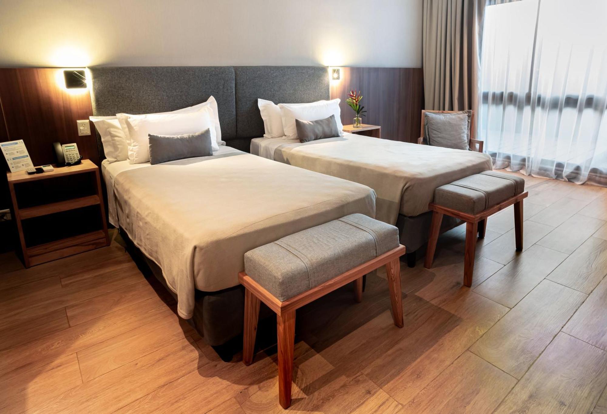 Hotel Saint George ปูแอร์โตอีกวาซู ภายนอก รูปภาพ