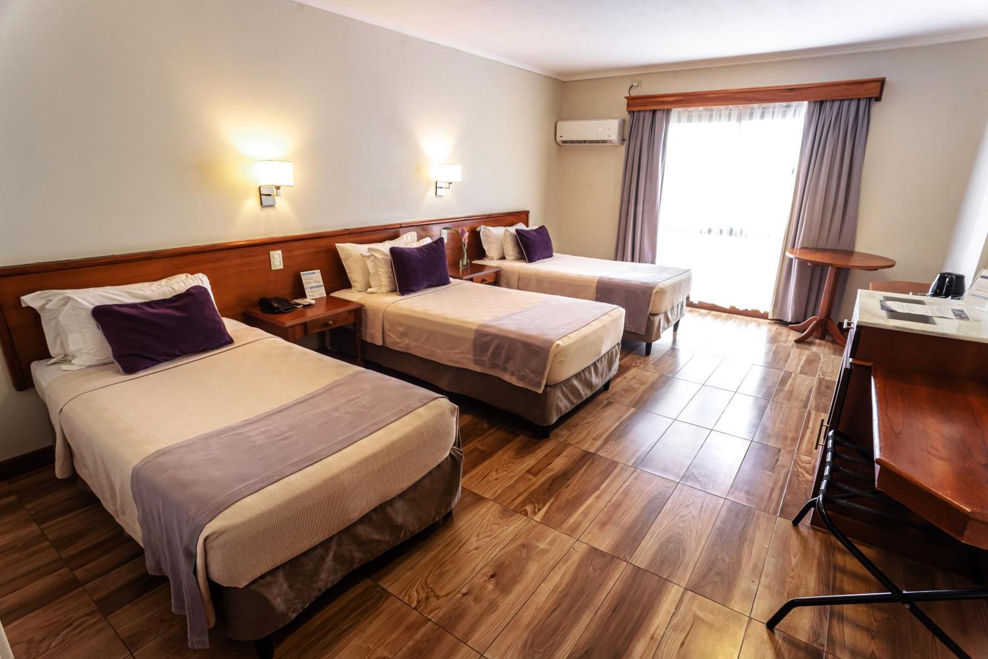 Hotel Saint George ปูแอร์โตอีกวาซู ภายนอก รูปภาพ