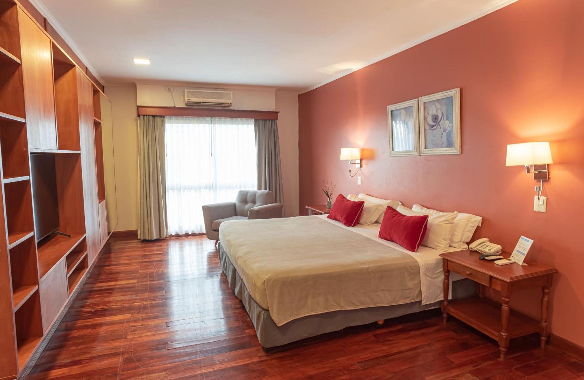 Hotel Saint George ปูแอร์โตอีกวาซู ภายนอก รูปภาพ