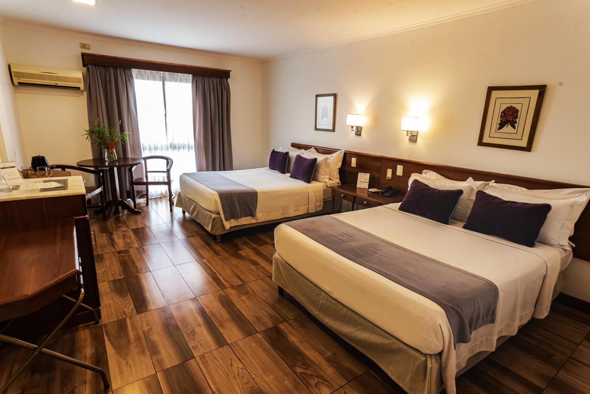 Hotel Saint George ปูแอร์โตอีกวาซู ภายนอก รูปภาพ