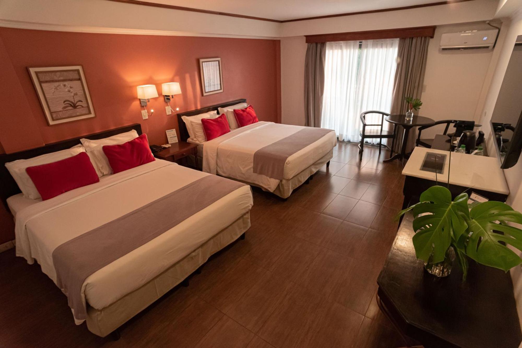 Hotel Saint George ปูแอร์โตอีกวาซู ภายนอก รูปภาพ