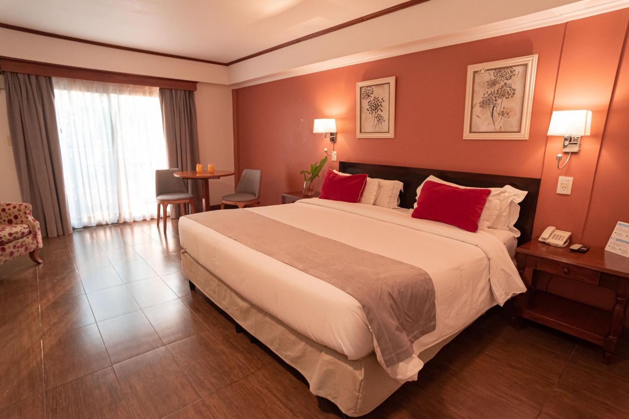Hotel Saint George ปูแอร์โตอีกวาซู ภายนอก รูปภาพ