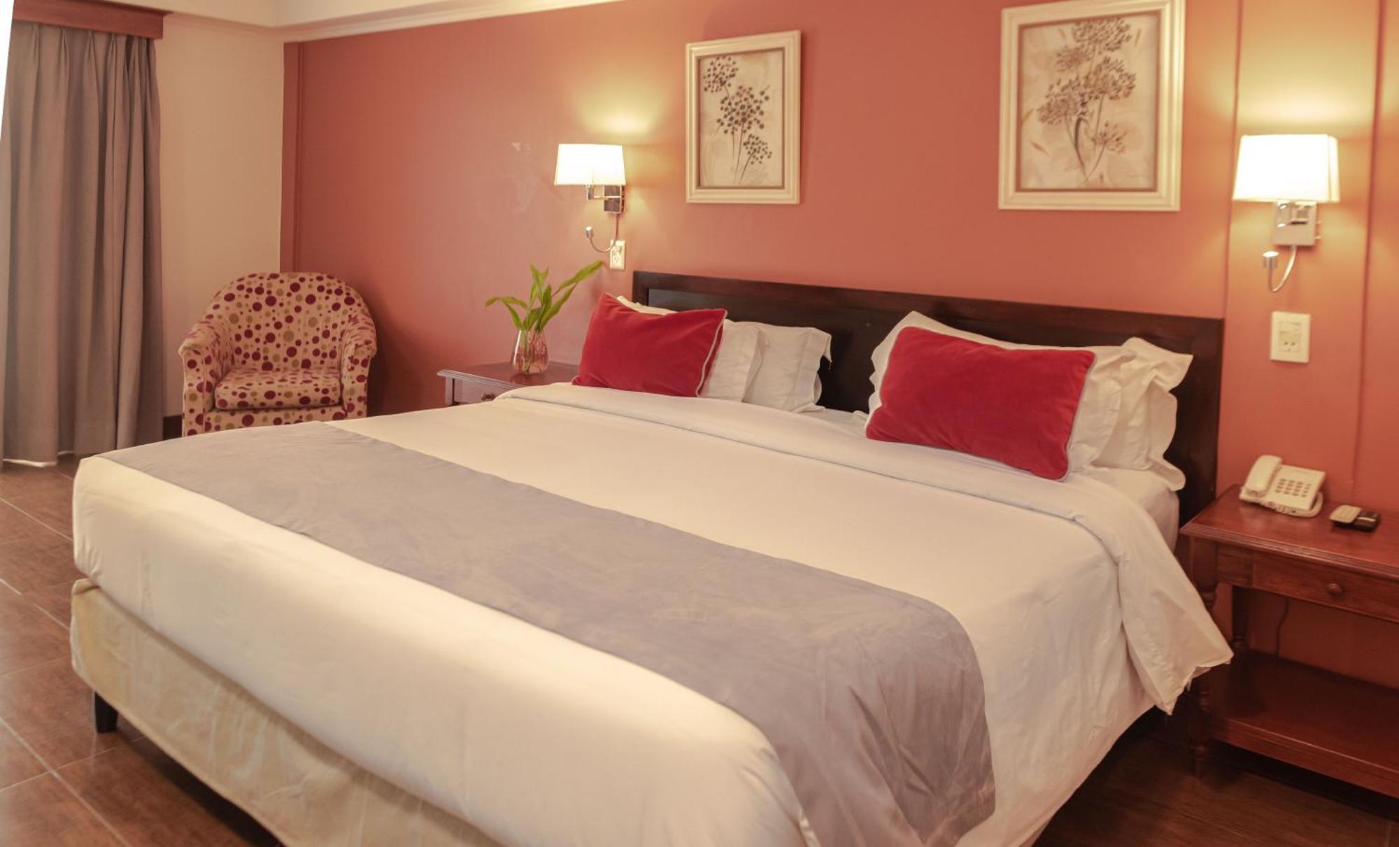 Hotel Saint George ปูแอร์โตอีกวาซู ภายนอก รูปภาพ