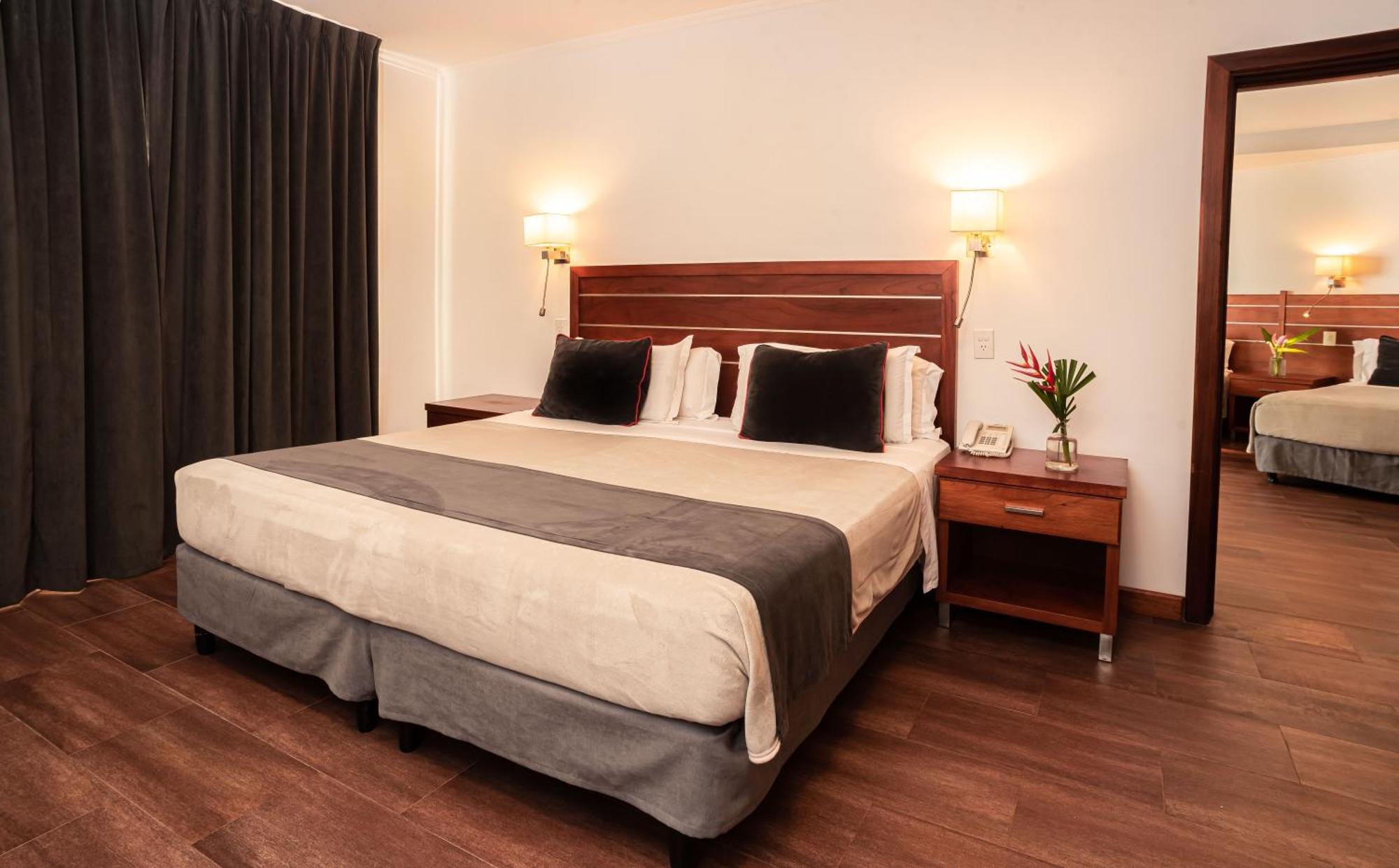 Hotel Saint George ปูแอร์โตอีกวาซู ภายนอก รูปภาพ